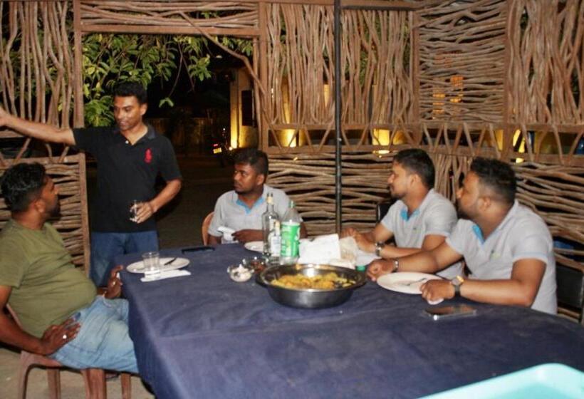 Hotel Manju Home Land