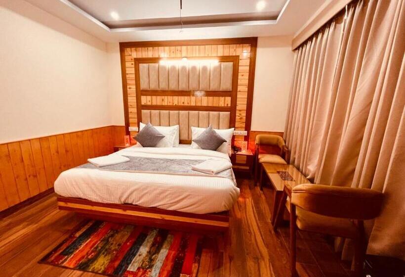 Hotel Samsti Royal Cafe