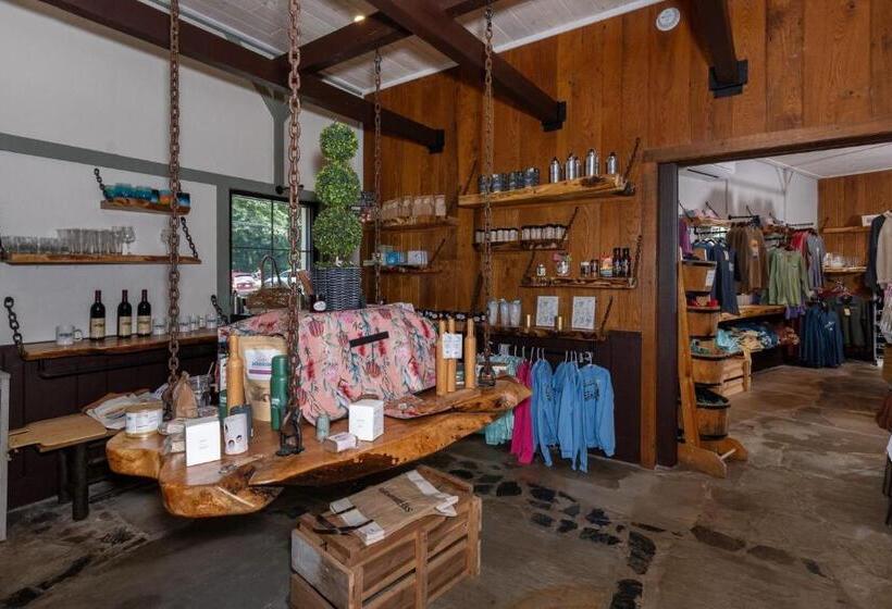 فندق Switzerland Inn