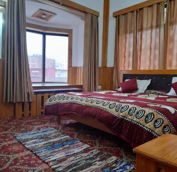 Hotel The Central House