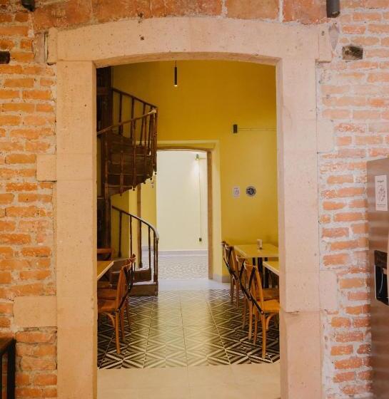 پانسیون Bodegante Hostal 1