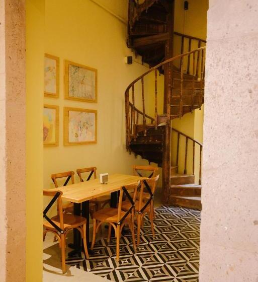 پانسیون Bodegante Hostal 1