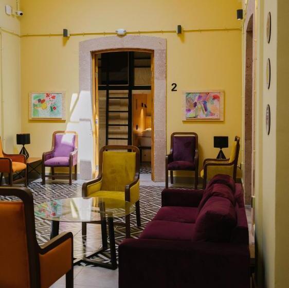 پانسیون Bodegante Hostal 1