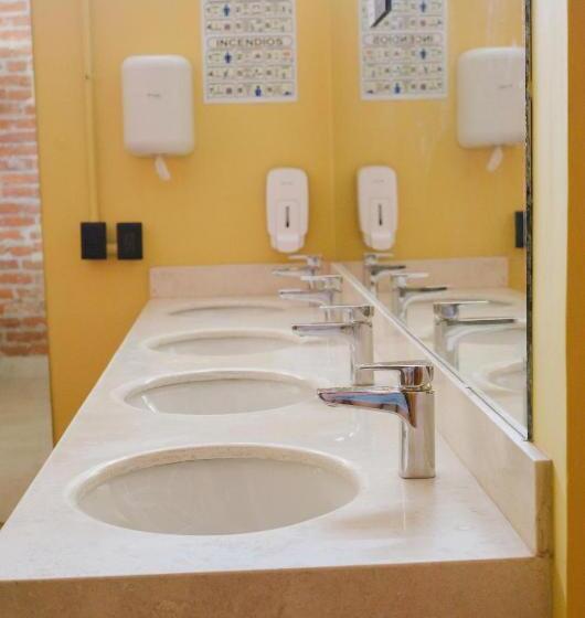 پانسیون Bodegante Hostal 1