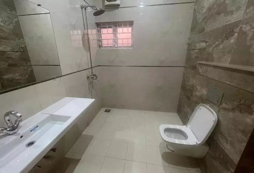 پانسیون Gb Lodges G 10 Branch