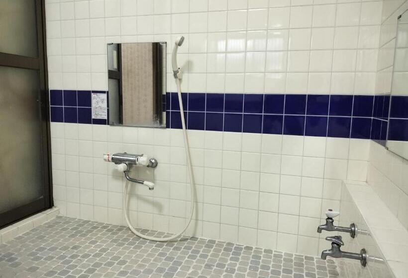 Пансион Guesthouse Naruto Ohenro ゲストハウス鳴門 おへんろ