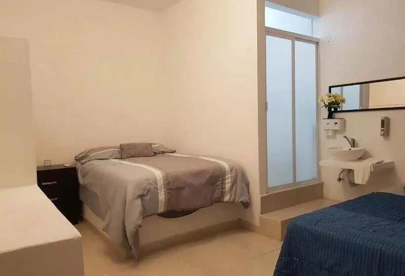 ペンション Manila Suites