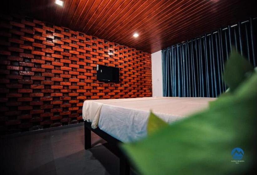 אתר נופש Paithal Meadows