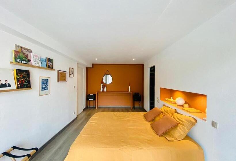 تختخواب و صبحانه Aux3maisons