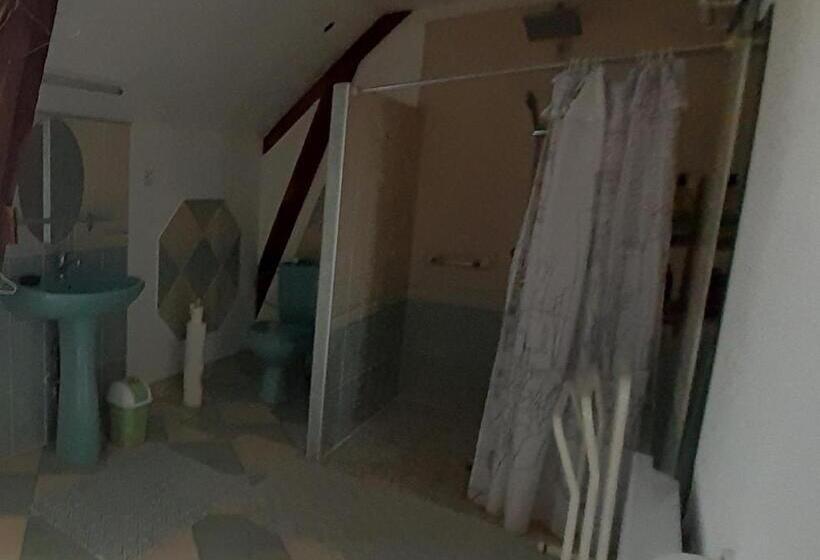 تختخواب و صبحانه Chez Aline Et Michel