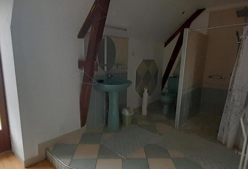 تختخواب و صبحانه Chez Aline Et Michel