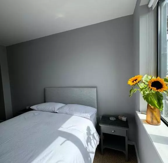 تختخواب و صبحانه Dublin Private Room