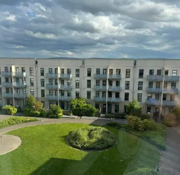 تختخواب و صبحانه Dublin Private Room