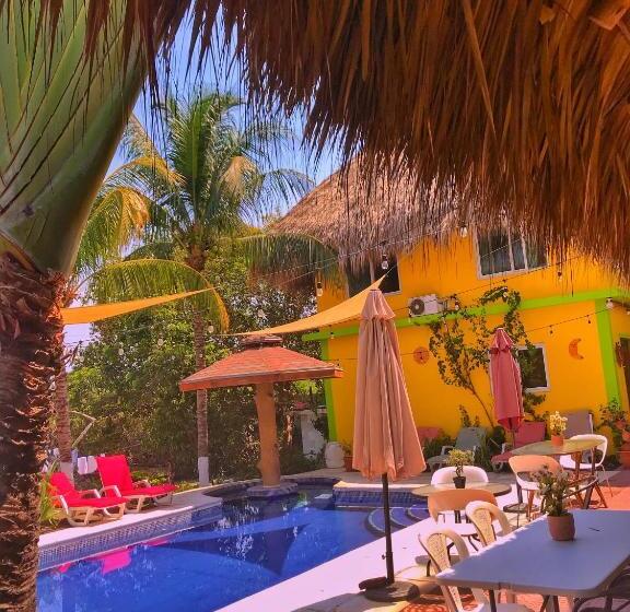 هتل Playa Morena El Paredon