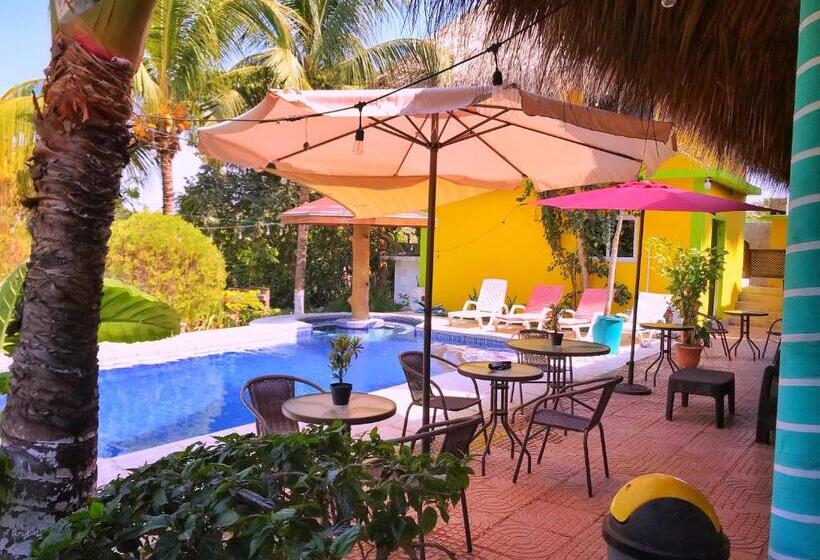 هتل Playa Morena El Paredon