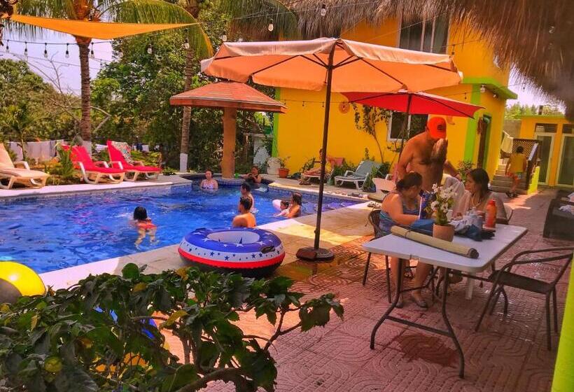 هتل Playa Morena El Paredon