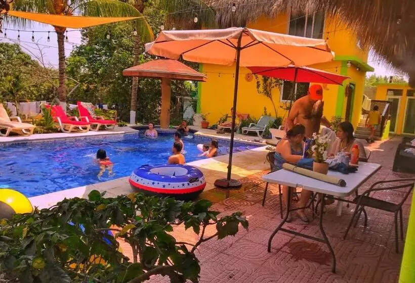 هتل Playa Morena El Paredon