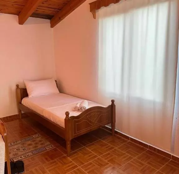 Majatalo Ari S Cozy Rooms, Llogara