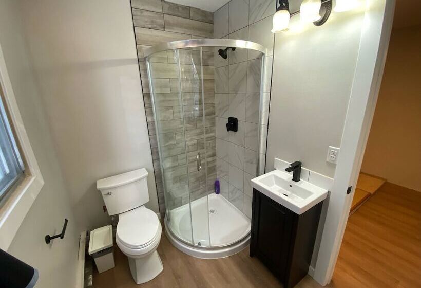 پانسیون Close To Whyte University New Reno King