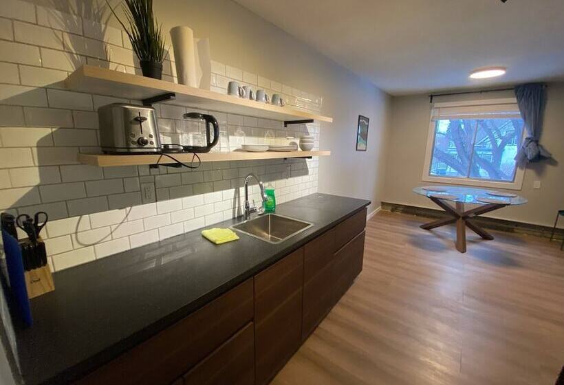 پانسیون Close To Whyte University New Reno King