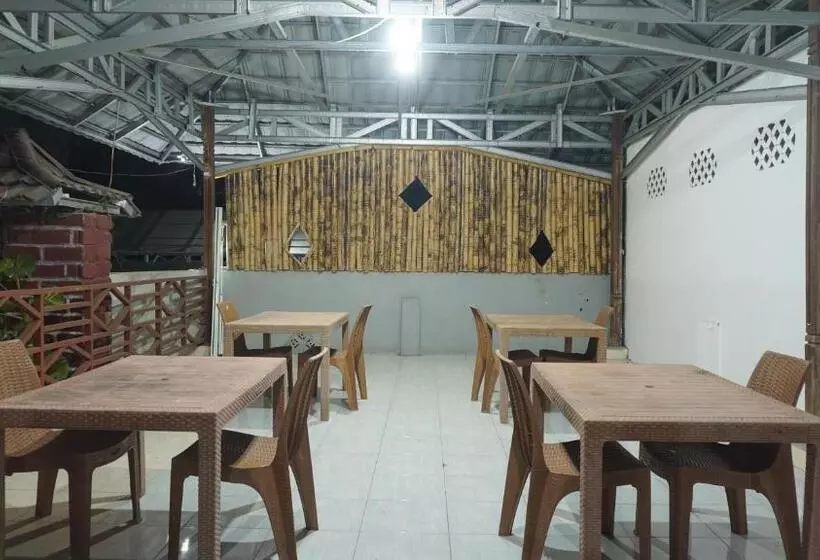 ペンション Rinjani Terrace Cottage & Resto