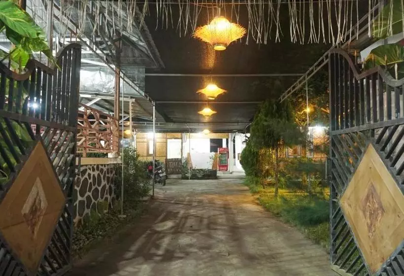 ペンション Rinjani Terrace Cottage & Resto