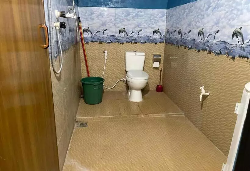 پانسیون Thurai Guest House