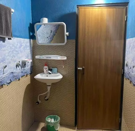 پانسیون Thurai Guest House