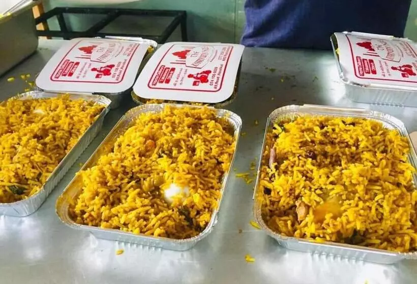 پانسیون Thurai Guest House