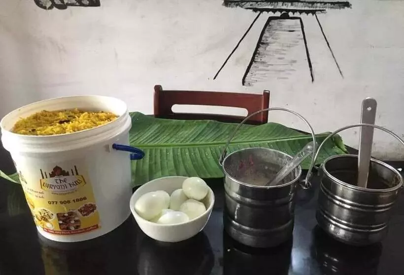 پانسیون Thurai Guest House