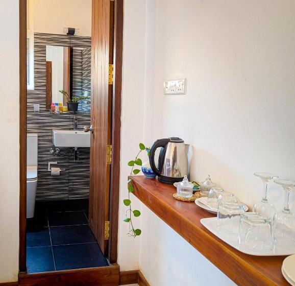 Airpot Hotel By Cmb Apartments