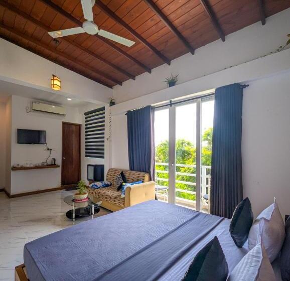 Airpot Hotel By Cmb Apartments