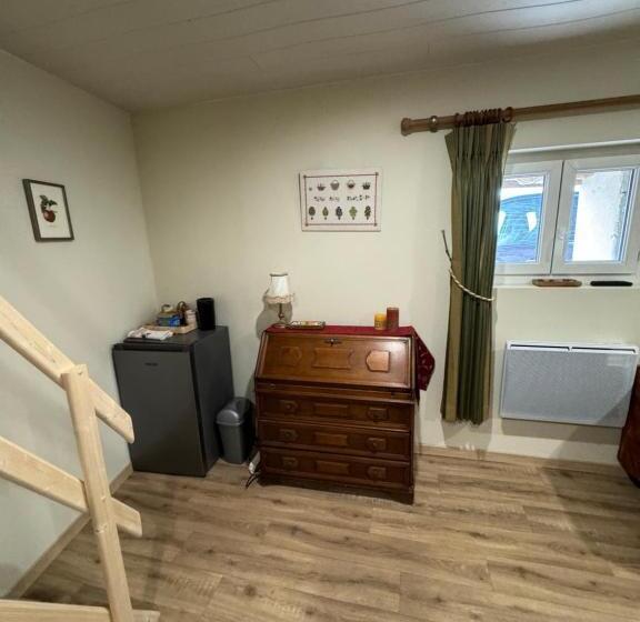 تختخواب و صبحانه Gite De Chez Gallant