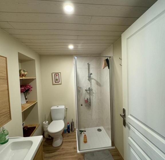 تختخواب و صبحانه Gite De Chez Gallant