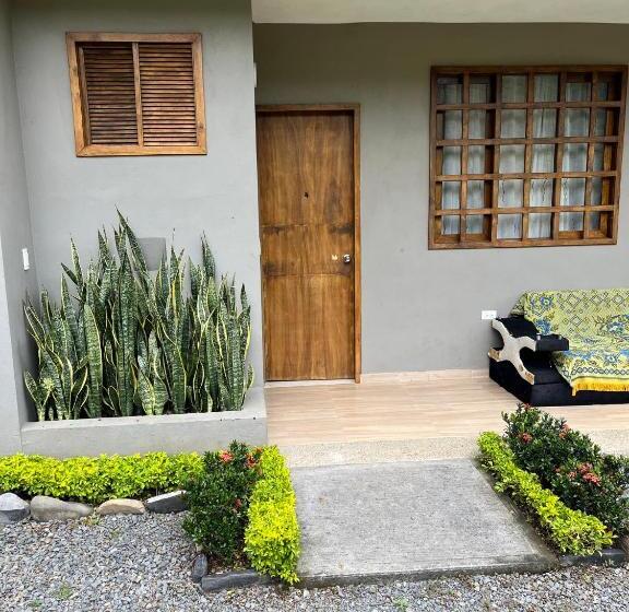 Отель Campestre Super Piscina Villeta