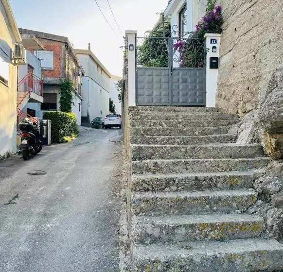پانسیون Hana & Uma Apartments