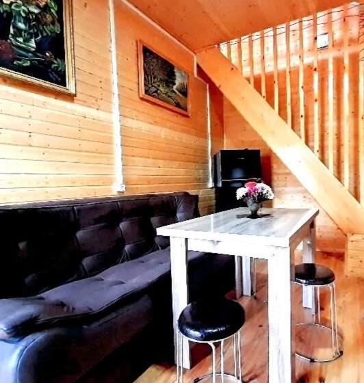 კოტეჯი ბუნებით და ლამაზი ხედებით