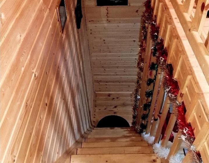 კოტეჯი ბუნებით და ლამაზი ხედებით