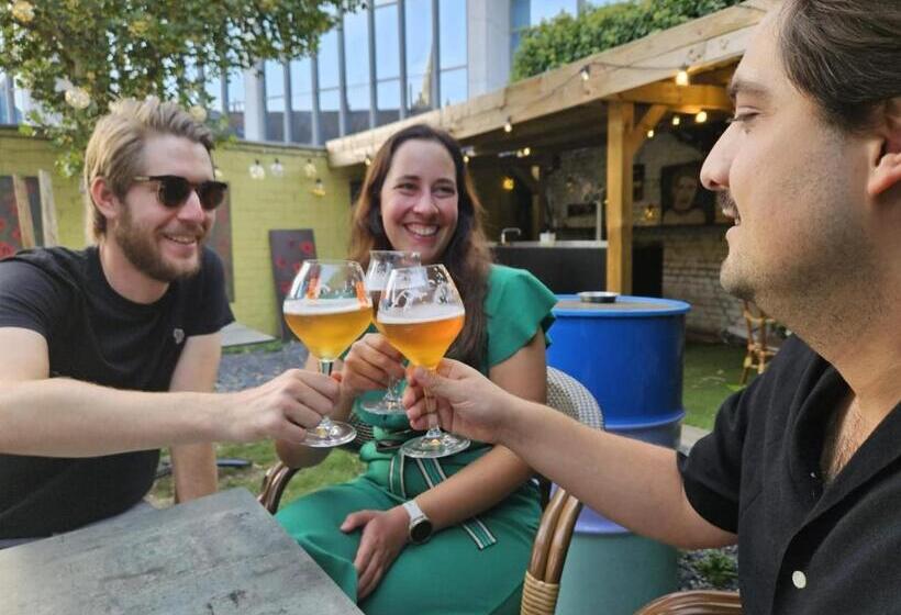 تختخواب و صبحانه Beapart