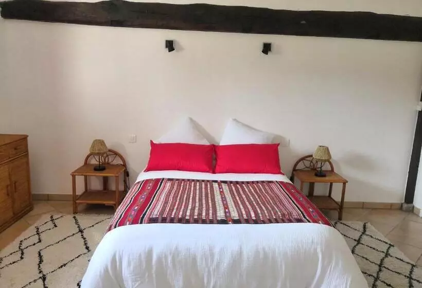 Aamiaismajoitus (B&B) La Marquise Penchée