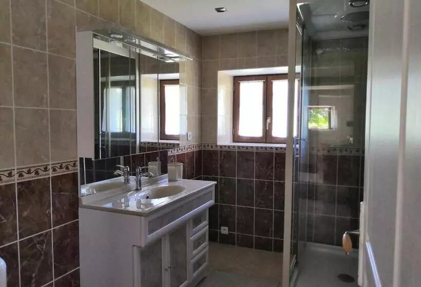 Aamiaismajoitus (B&B) La Marquise Penchée