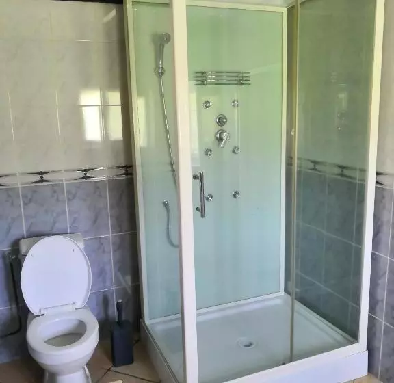 Aamiaismajoitus (B&B) La Marquise Penchée