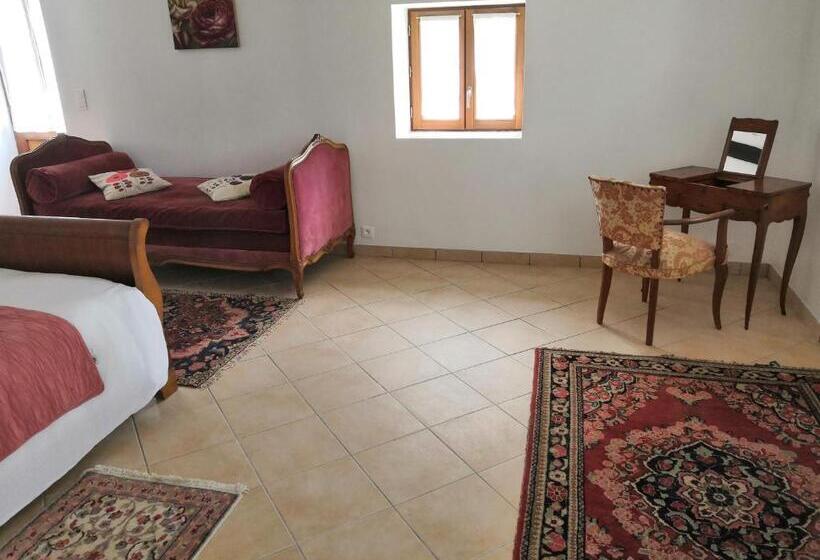 مبيت وإفطار La Marquise Penchée