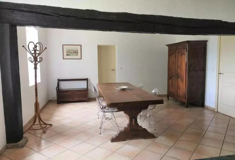 Aamiaismajoitus (B&B) La Marquise Penchée