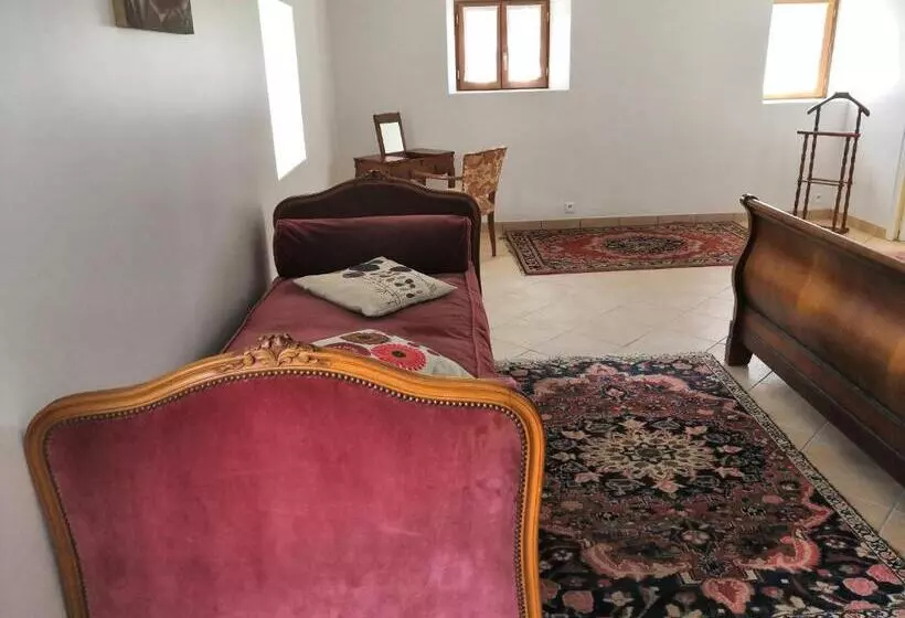 Aamiaismajoitus (B&B) La Marquise Penchée