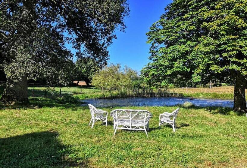 ベッドアンドブレックファースト La Marquise Penchée