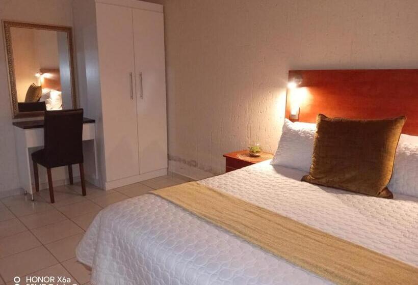 تختخواب و صبحانه The Eagle Has Landed Estate