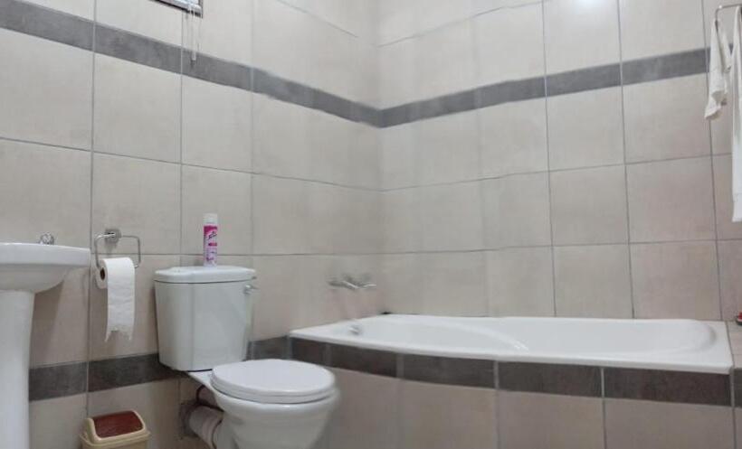 تختخواب و صبحانه The Eagle Has Landed Estate