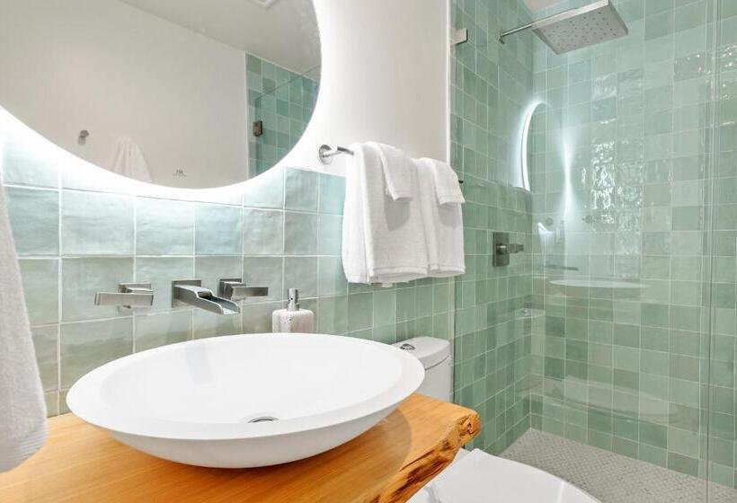 Designer Poolside Hotel In Ps Steam Room Plus Hot Tub