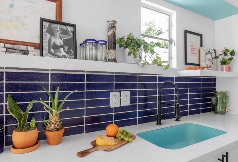 هتل 12br Sleeps 30 Designer Poolside Adventure Dwtn